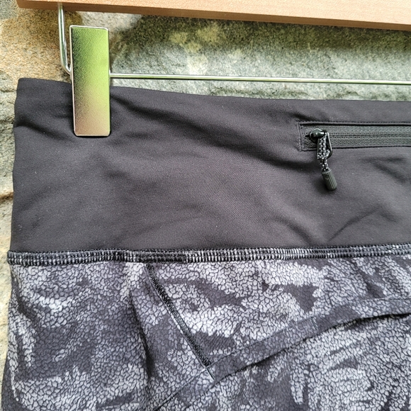 Lululemon  Run times shorts  kindred spirt - Picture 6 of 16